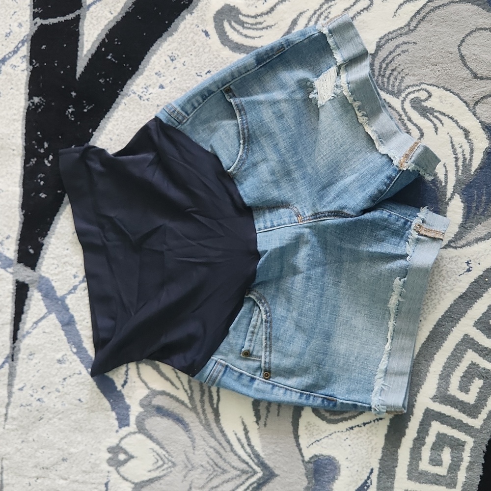 Maternity shorts